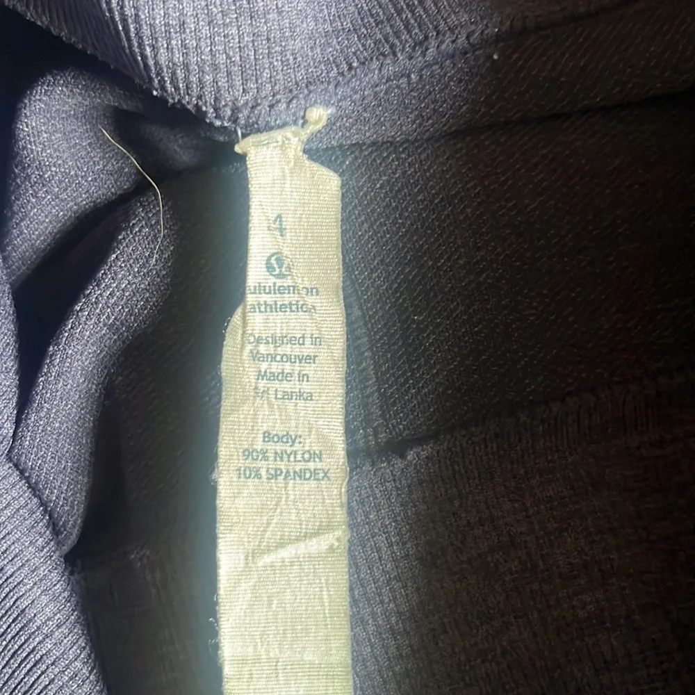 Lululemon capris - Picture 4 of 5